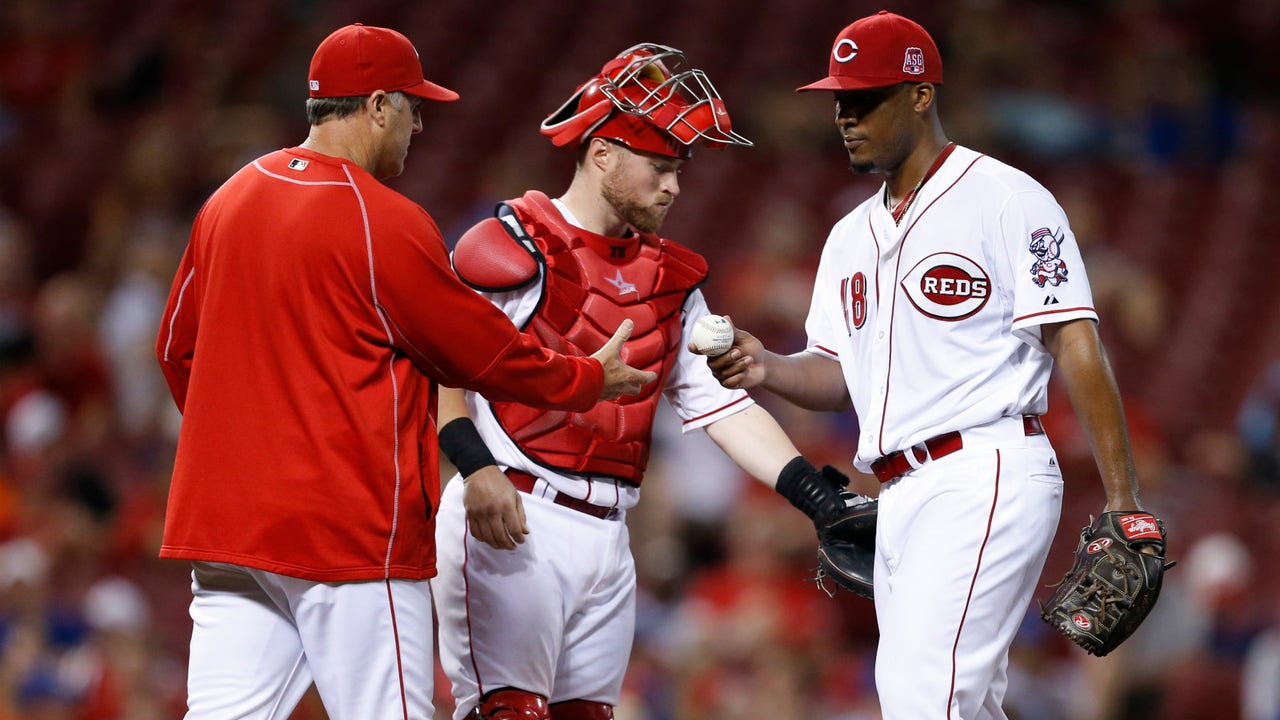Sampson struggles, Royals complete sweep of Reds with 4-3 win